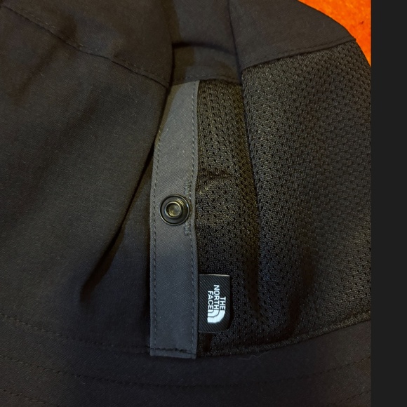 The North Face unisex black and gray mesh pocket reversible bucket hat NWT - Picture 5 of 14